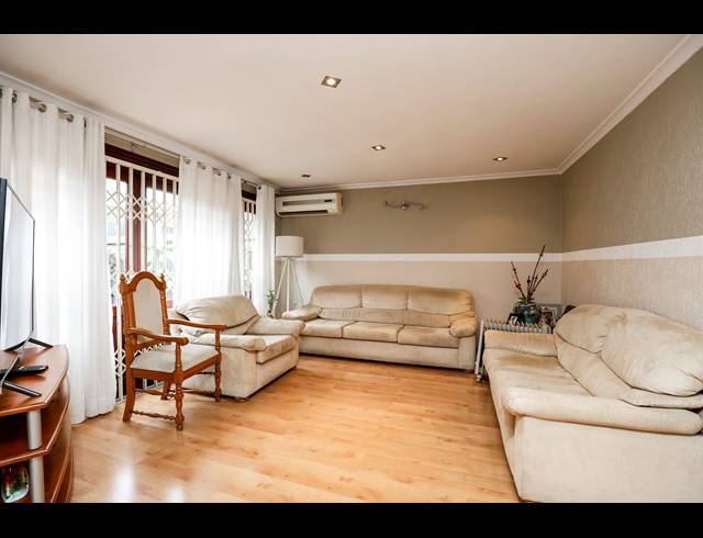 3 BEDROOM APARTMENT FOR SALE IN MUSGRAVE
